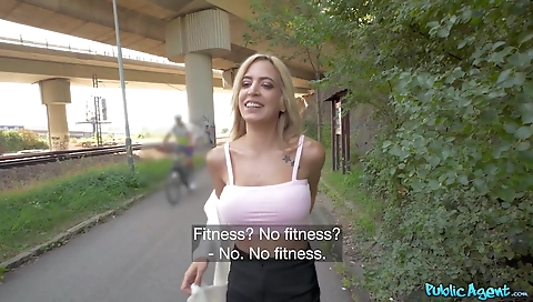 Blonde cutie's bodyra care of a fuck