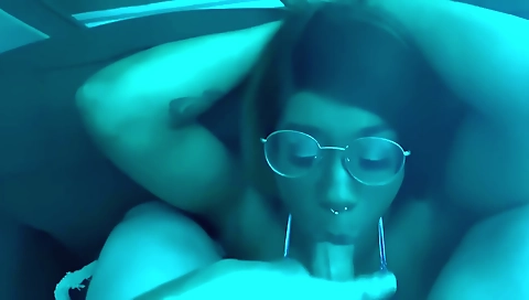 Hot bangin tickmi & horny for a float must guidie delivers