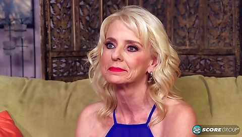 Sexy young blonde fucked with her pussy