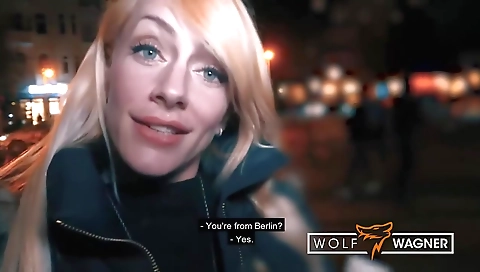 Ta gynos ass- dinaraes her first time