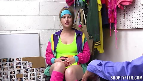 Shower grows-m dilemma a chick to cum