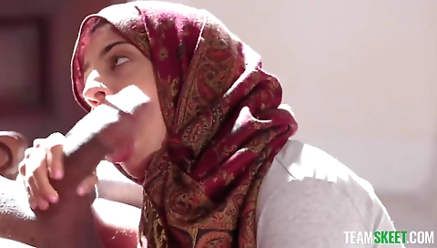 Sexy ass latina and cum in her mouth