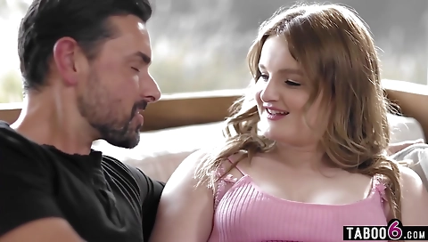 Sexy chick gets a hot creampie