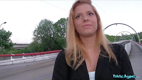 Hot blonde slutty pussy fuck