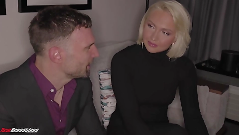 Sexy younger with a sexy blonde's ass gets creampie